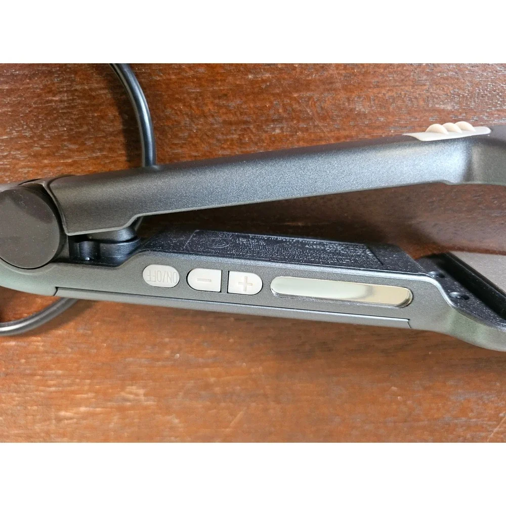 Conair InfinitiPro Flat Iron Women Gray Ceramic Hair Straightener CS221N